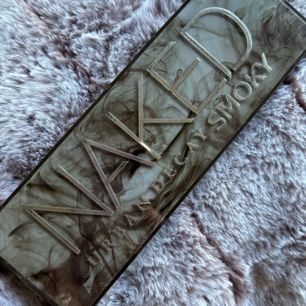 Urban Decay Naked Smoky Eyeshadow Pallette